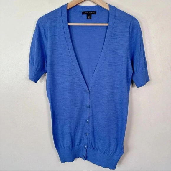 Banana Republic Womens Size Medium Vneck Button Short Sleeve Blue Cardigan - Picture 4 of 14